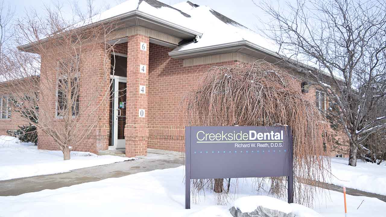 The Mi Smiles Comstock Park Front Sign